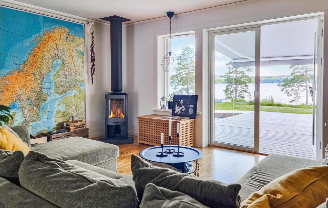 Awesome Home In Smedjebacken With House Sea View 外观 照片